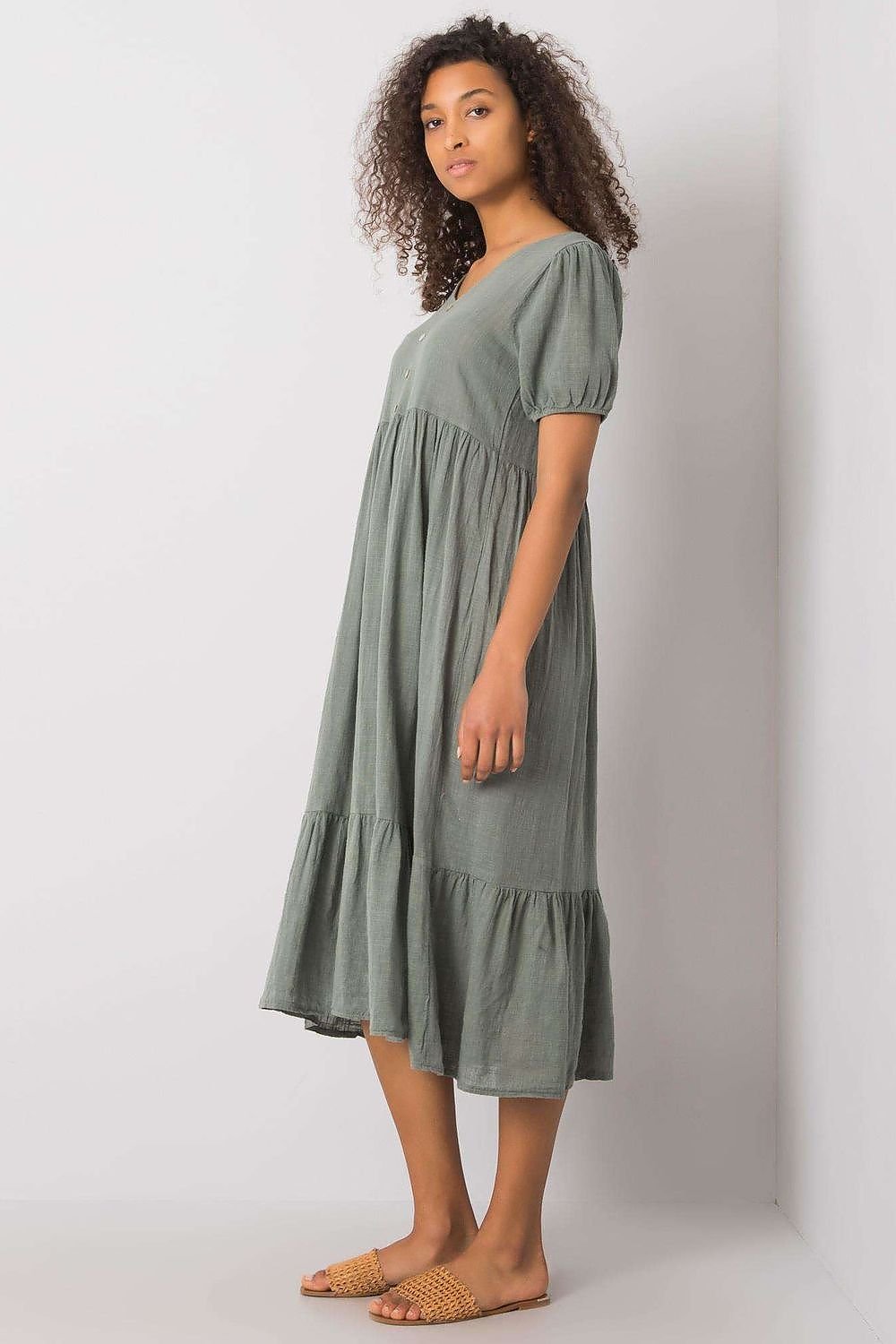 Casual dress with buttons