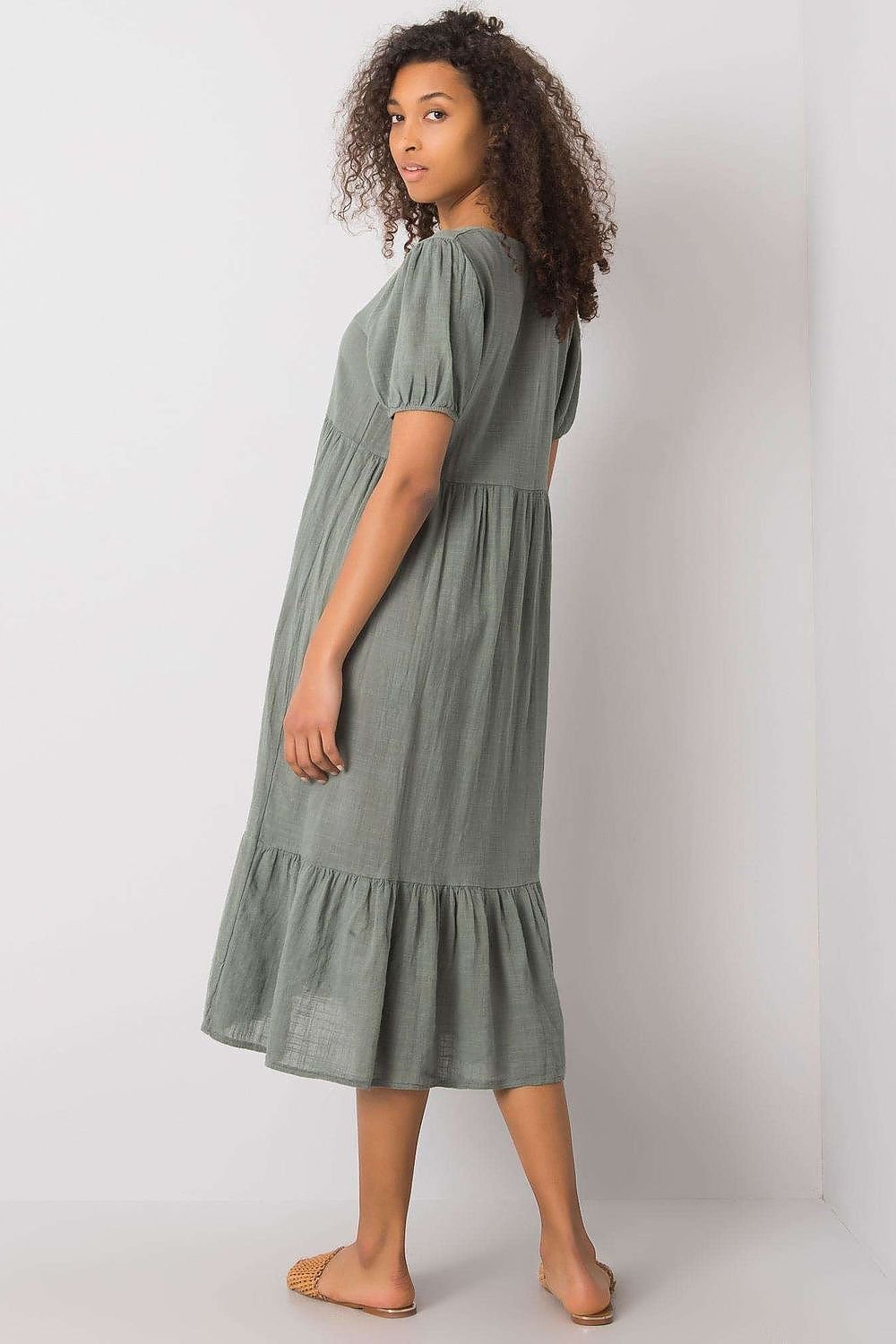 Casual dress with buttons