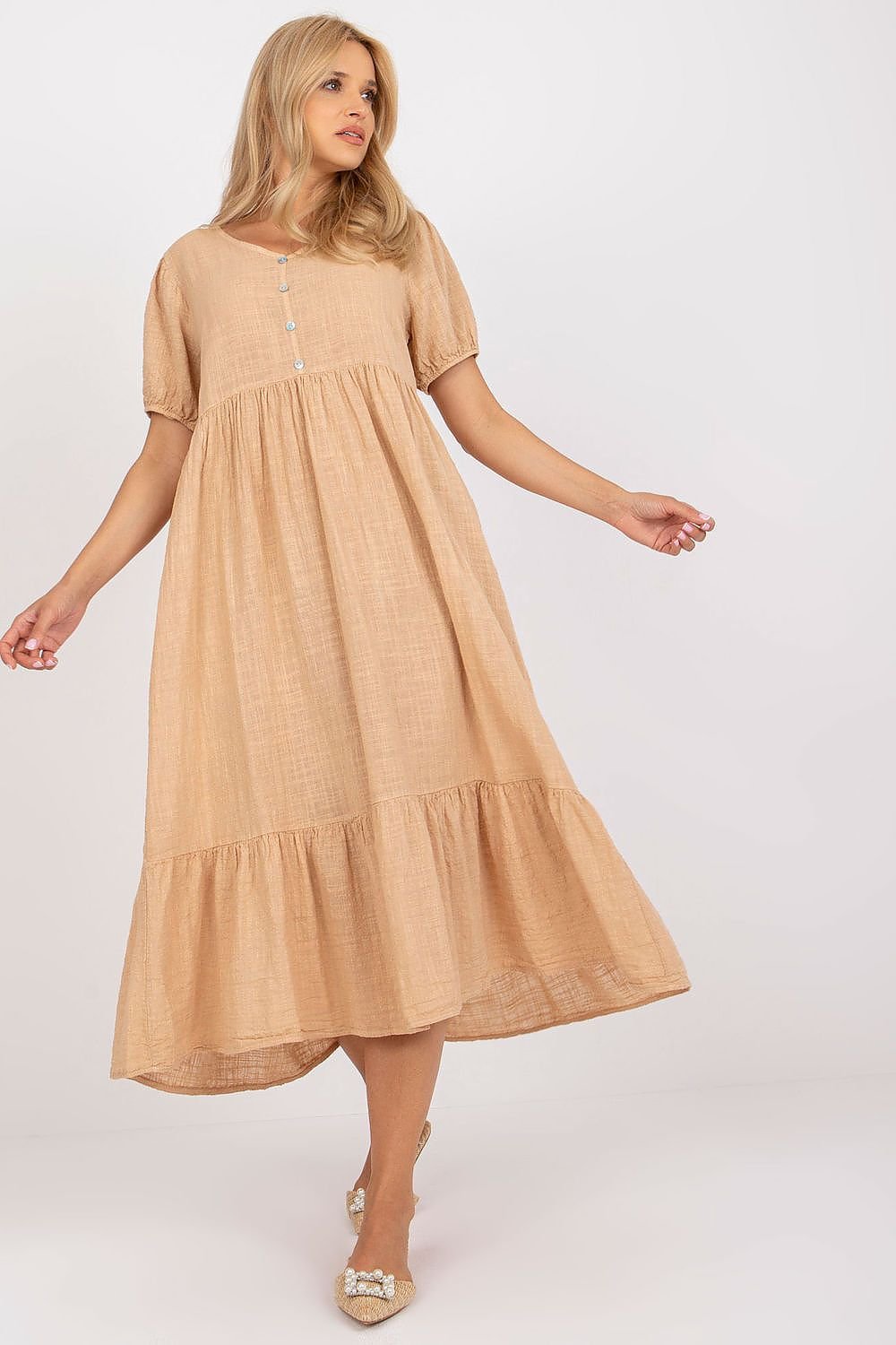 Casual dress with buttons