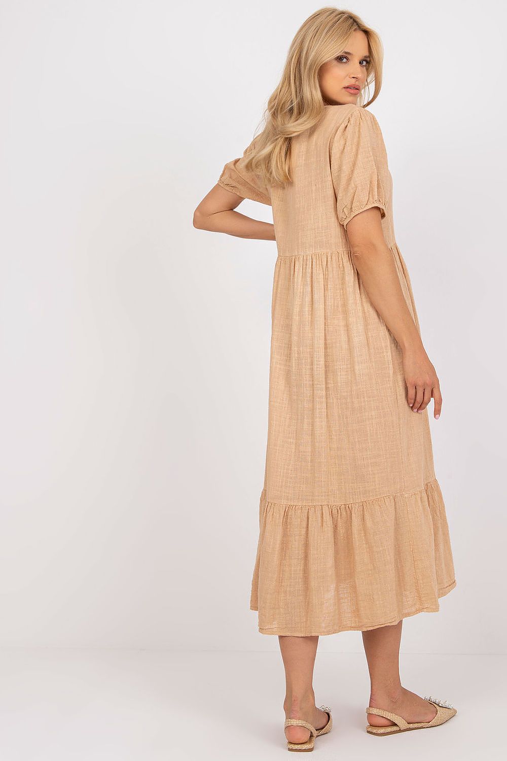 Casual dress with buttons