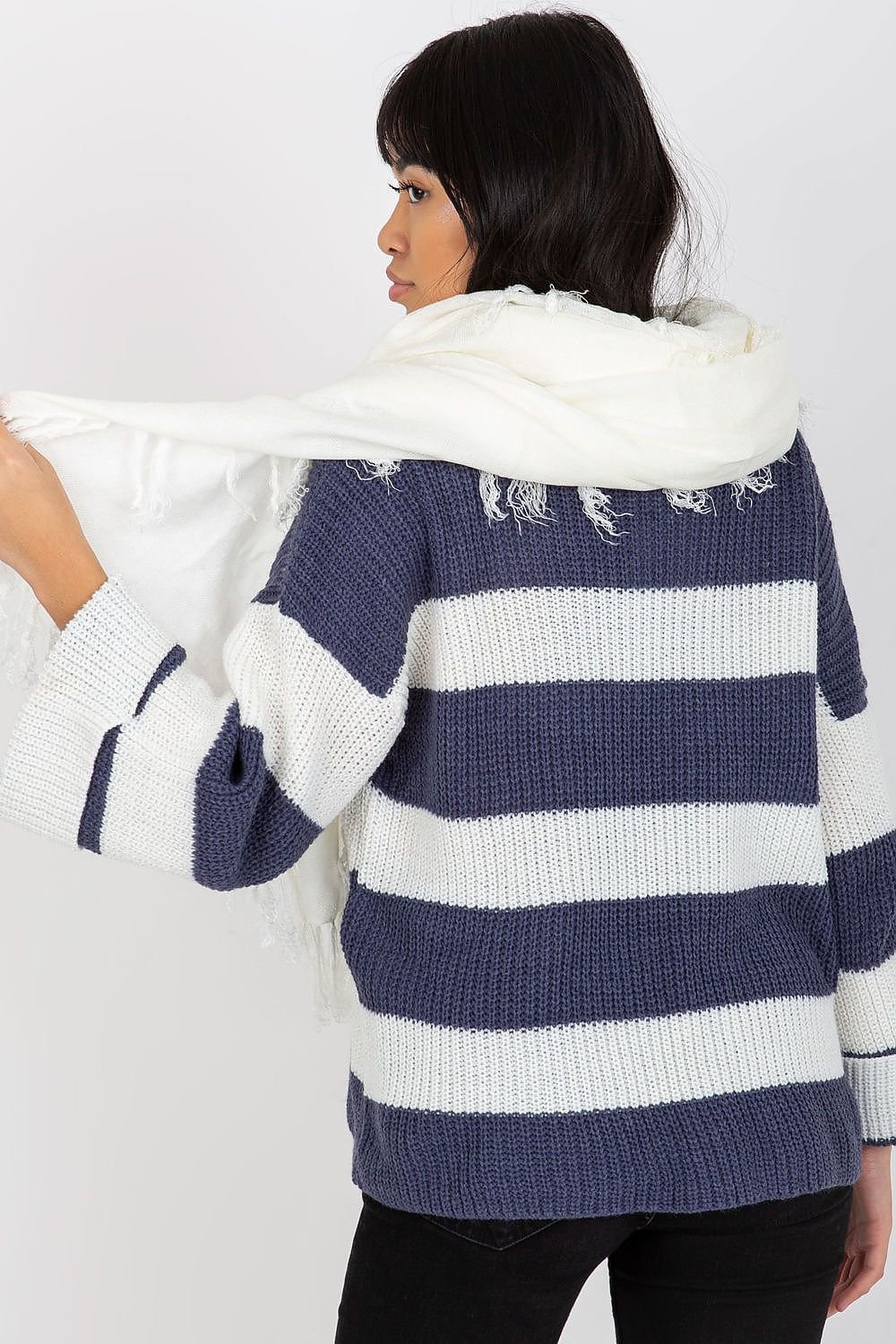 Shawl model 174886 AT
