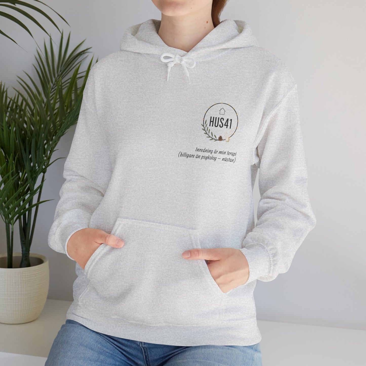 Hus41 Unisex Sweatshirt Hoodie - Inredning är min terapi