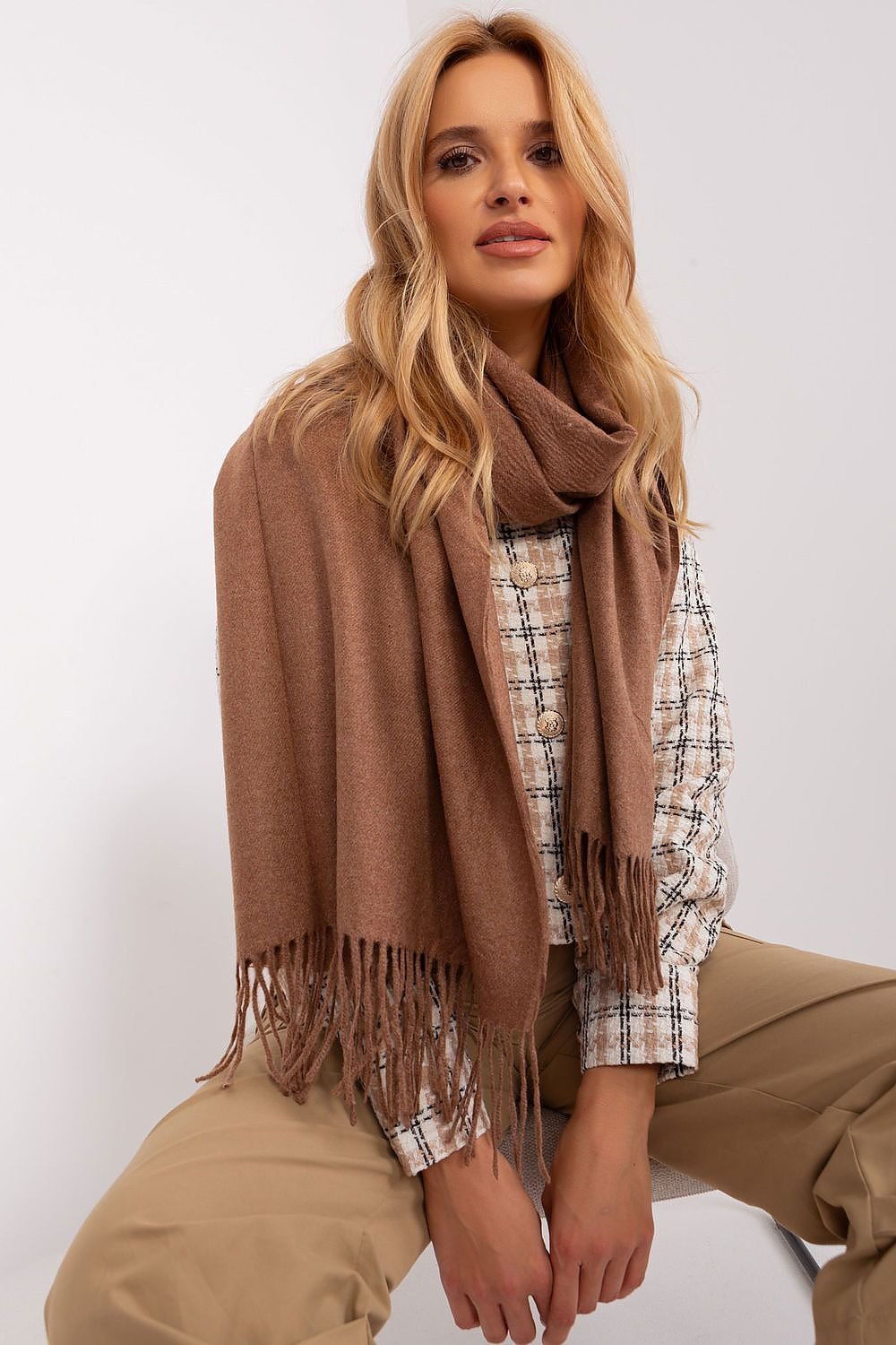Shawl model 187617 AT