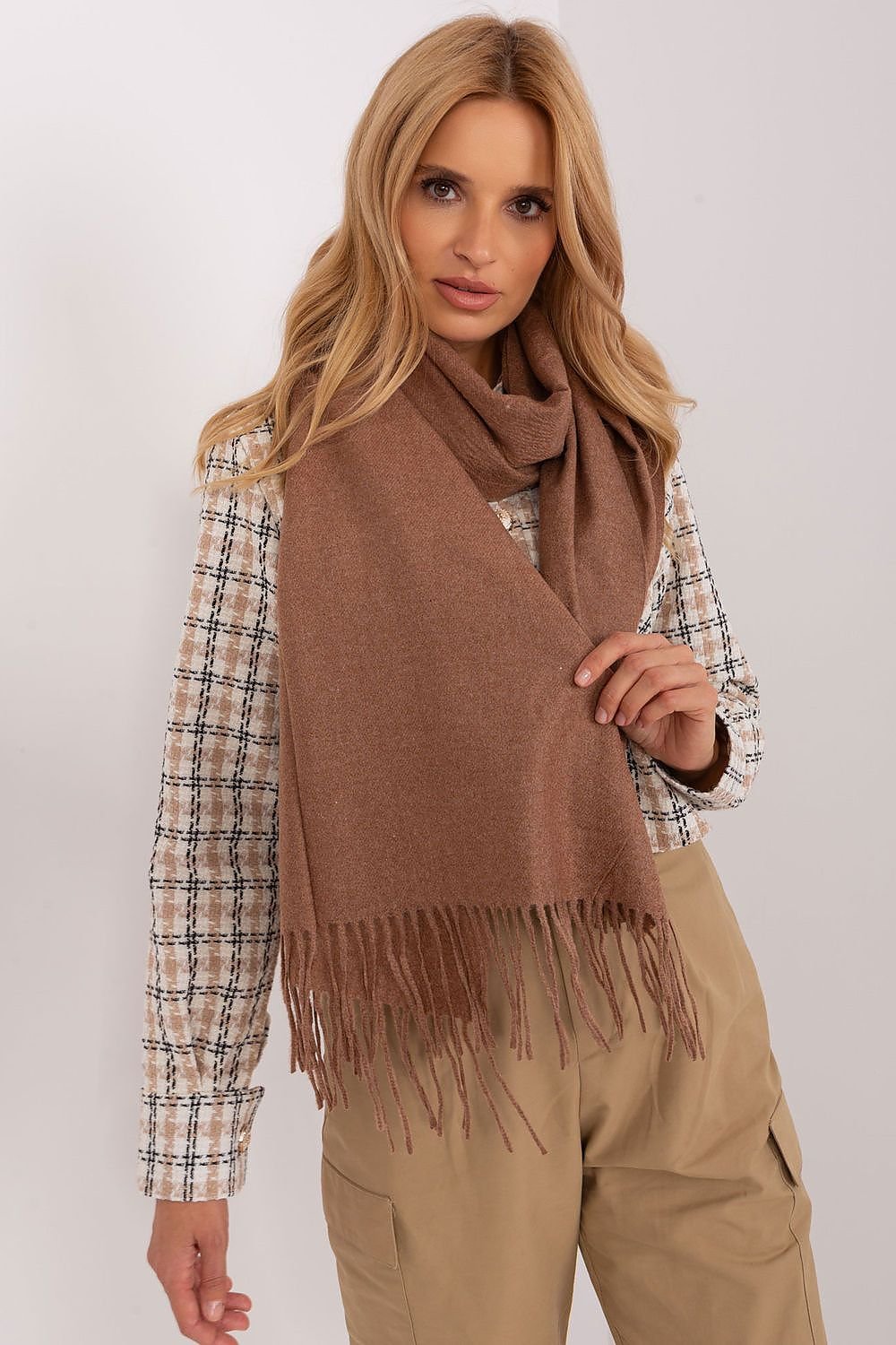 Shawl model 187617 AT