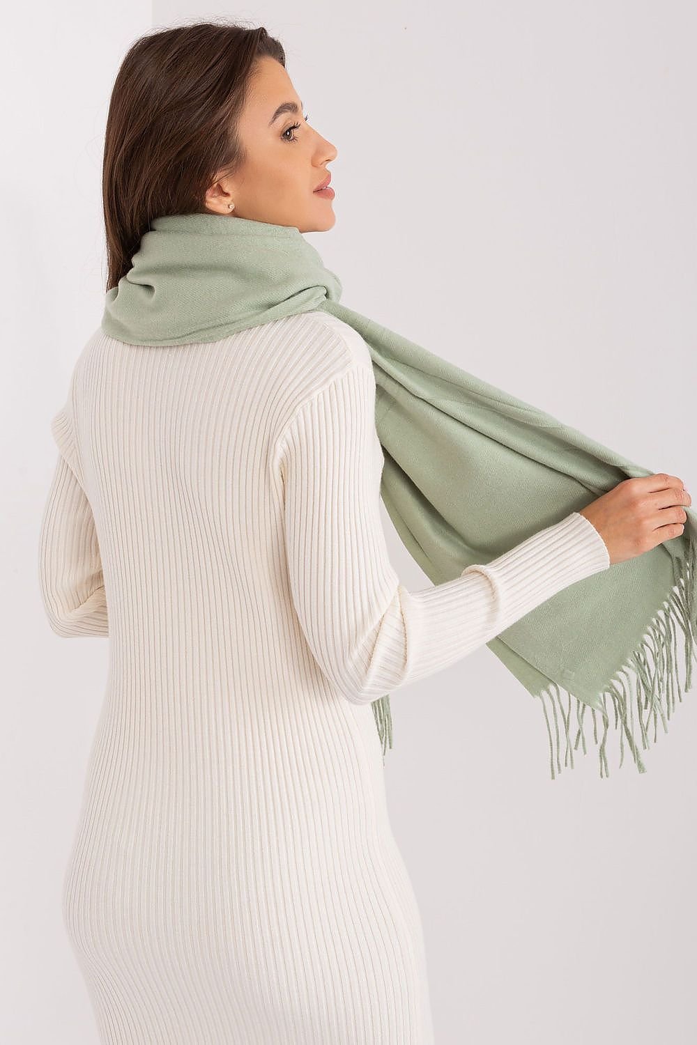 Shawl model 187617 AT
