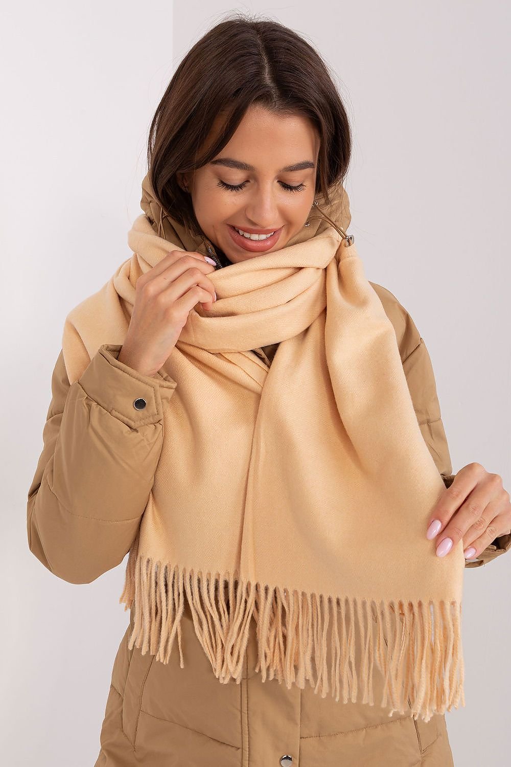Shawl model 187617 AT