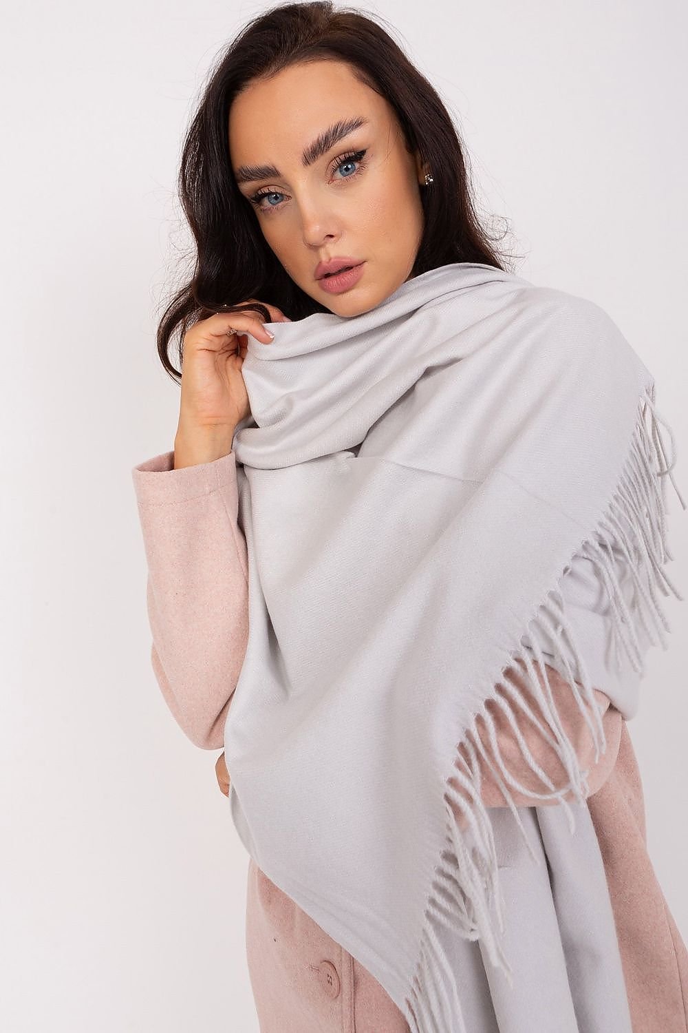 Shawl model 187617 AT