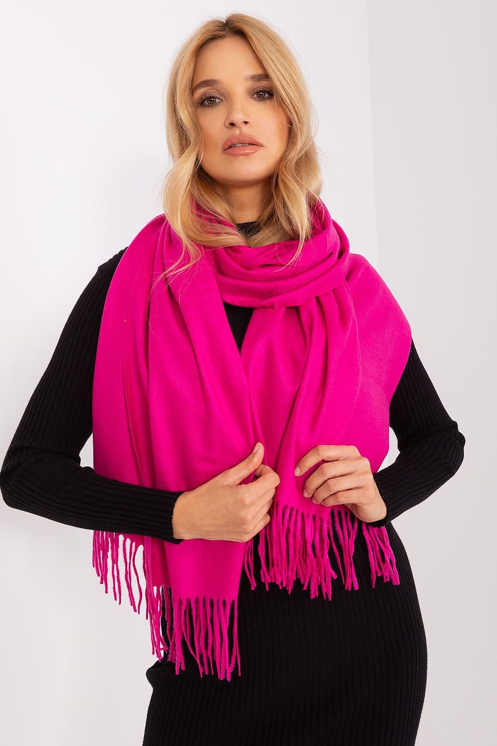 Shawl model 187617 AT