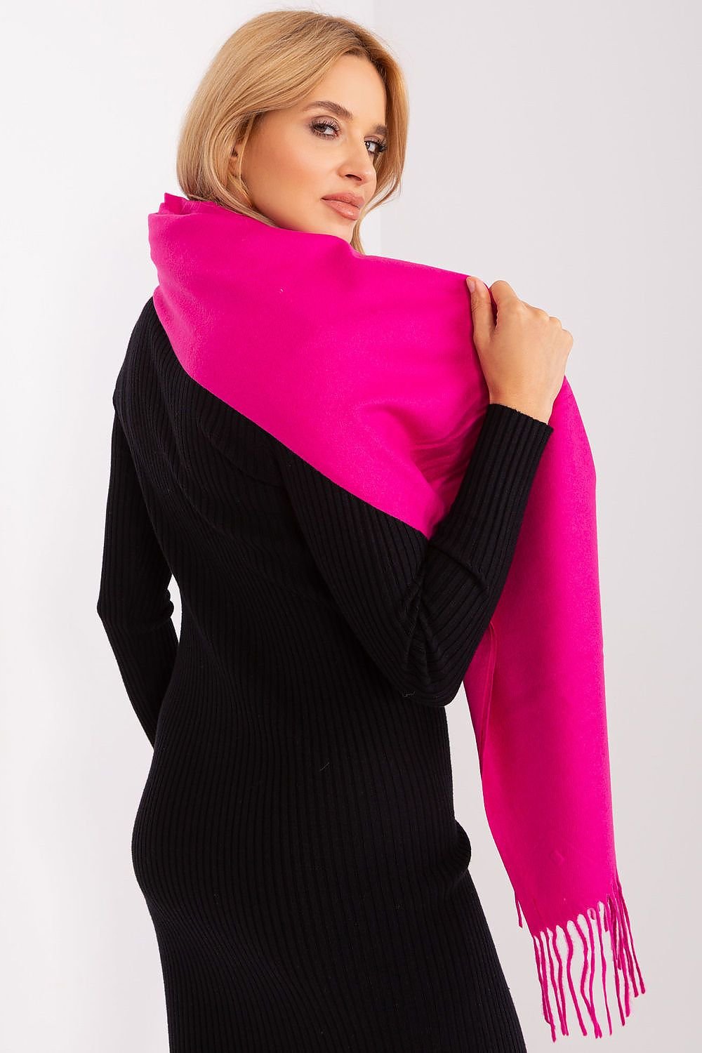 Shawl model 187617 AT