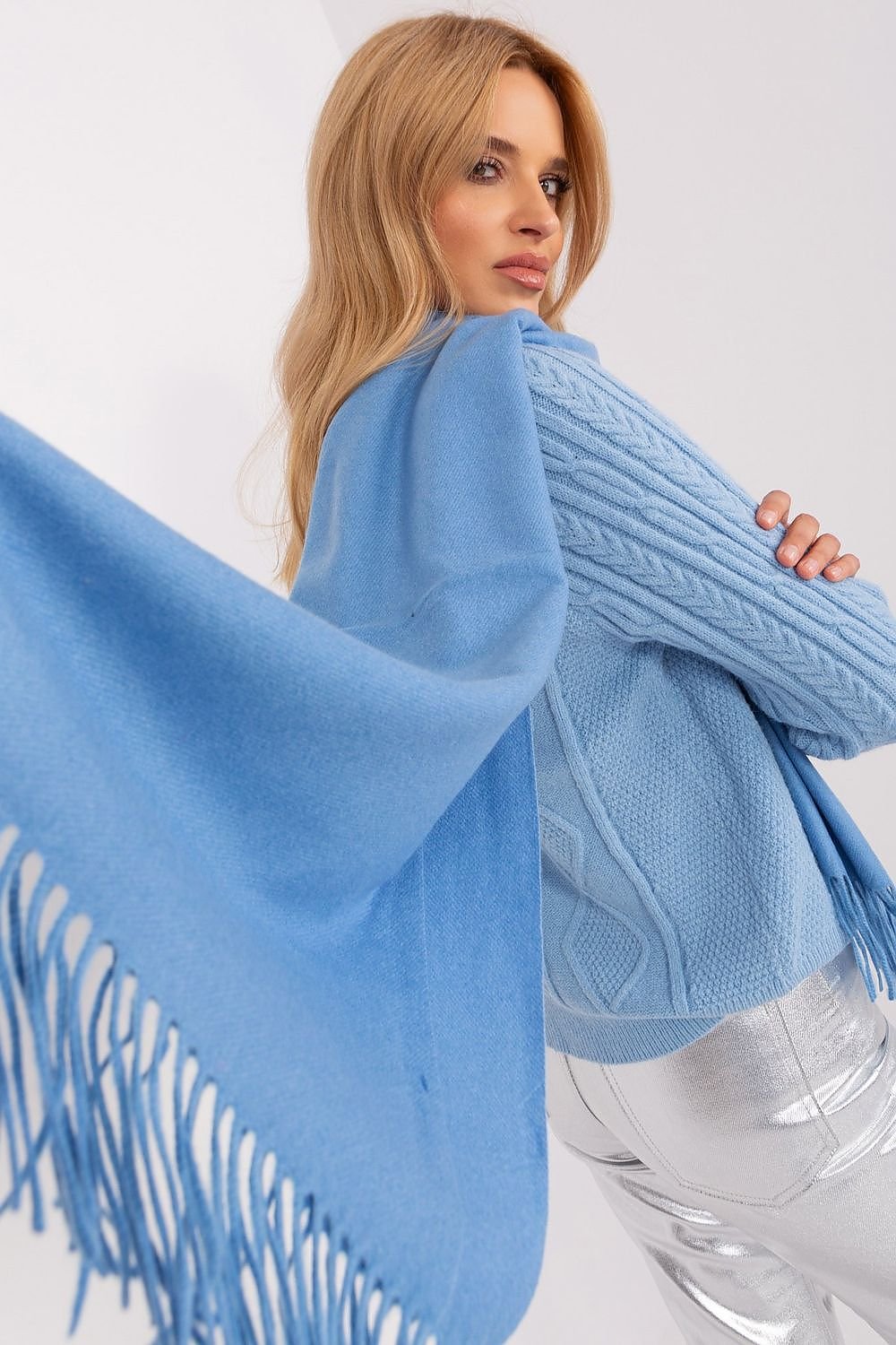 Shawl model 187617 AT