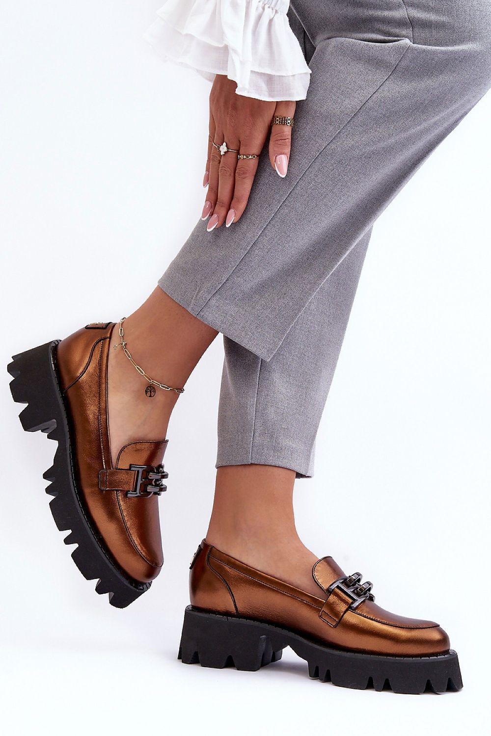  Low Shoes model 190175 Step in style 