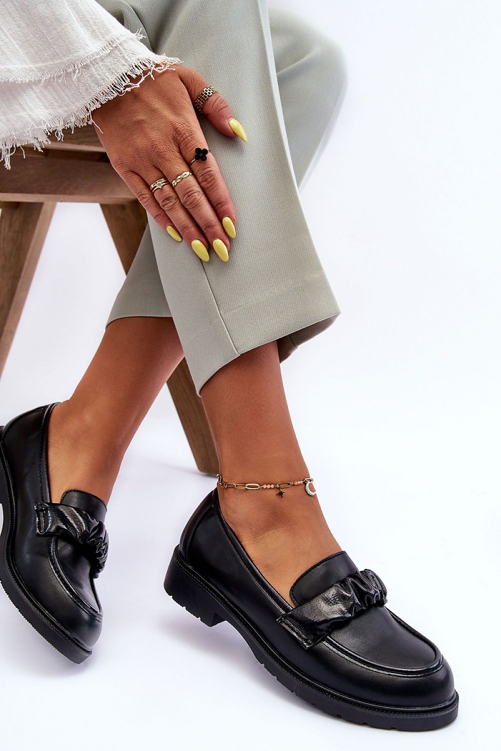  Low Shoes model 190181 Step in style 