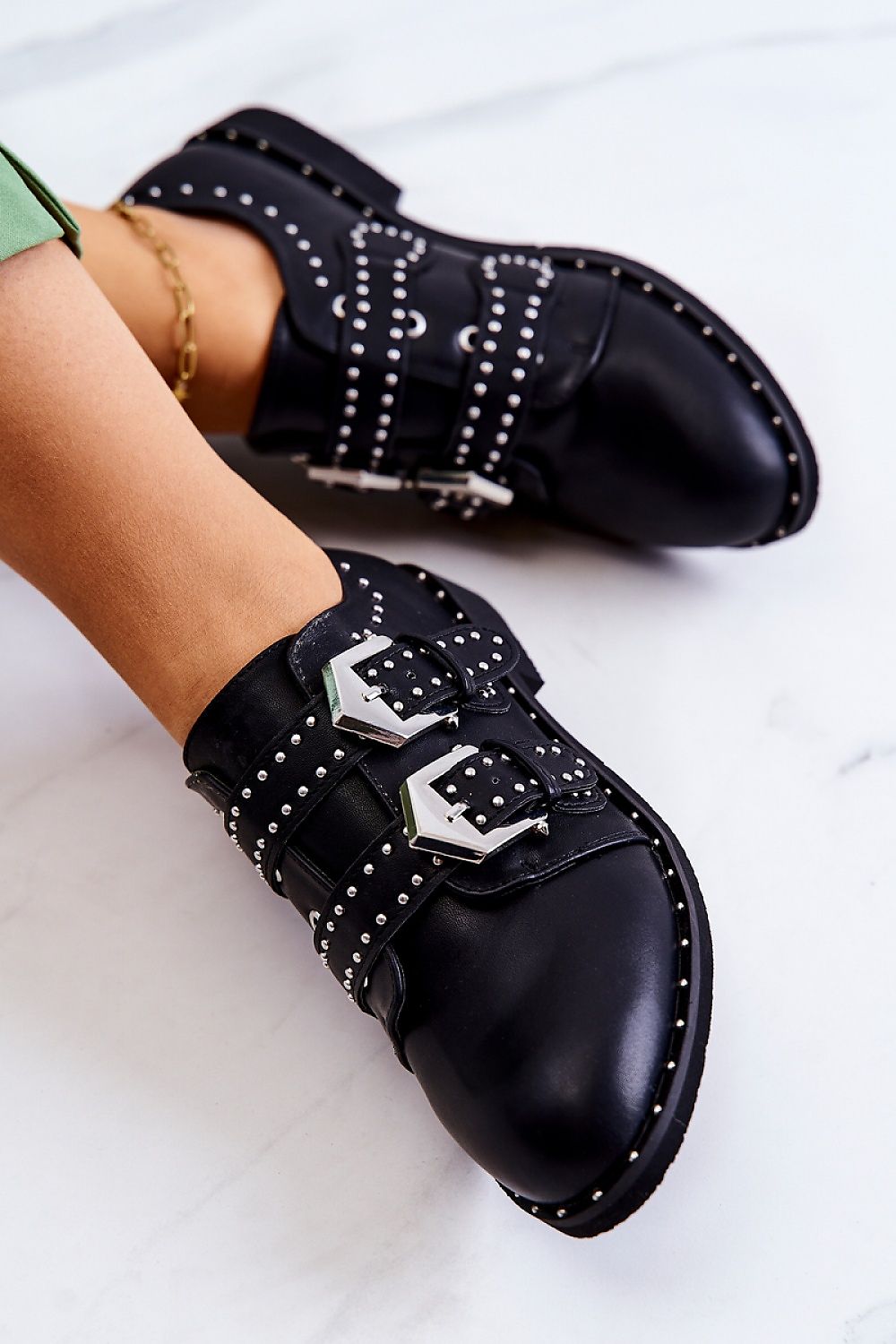  Low Shoes model 190185 Step in style 