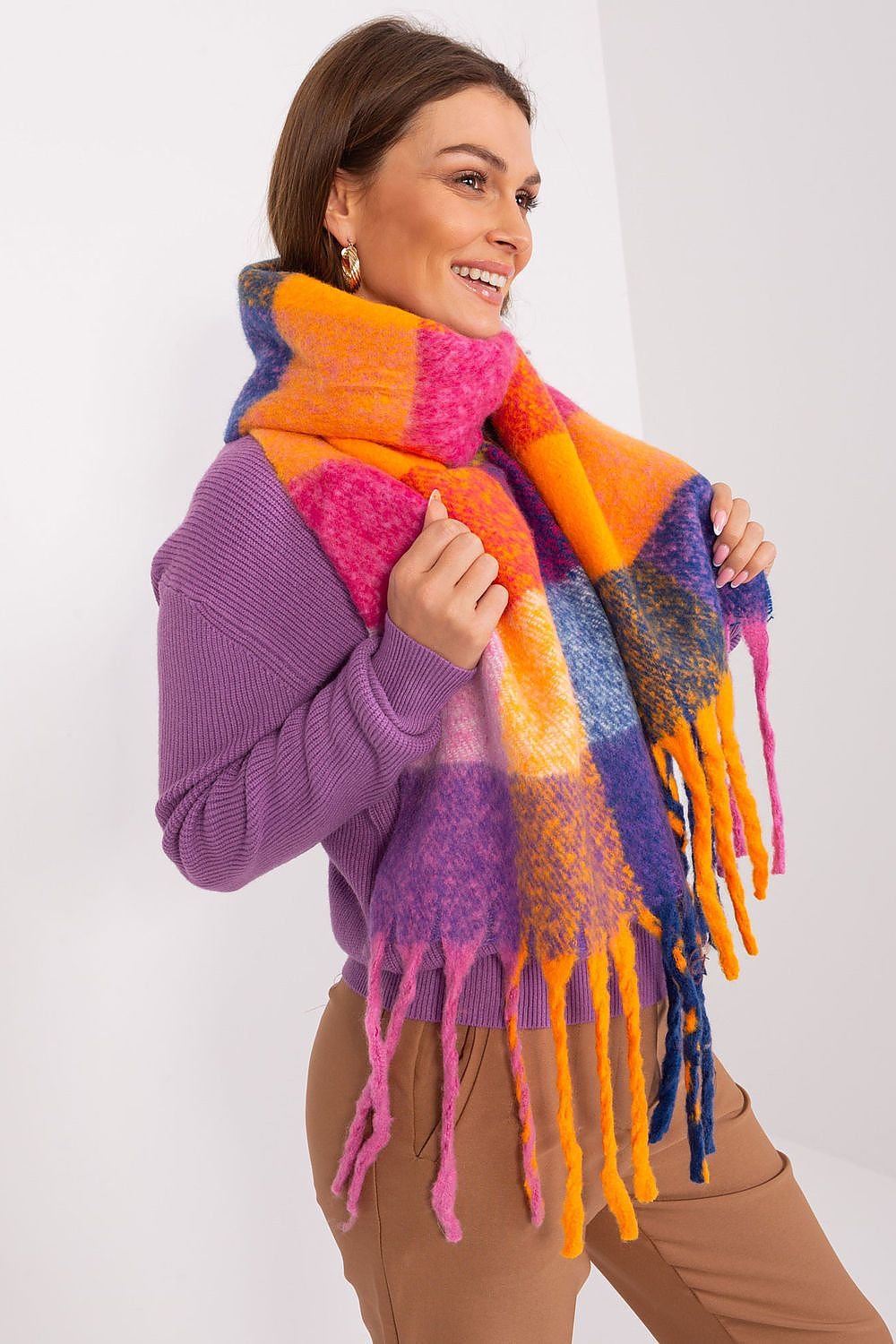 Shawl model 191733 AT