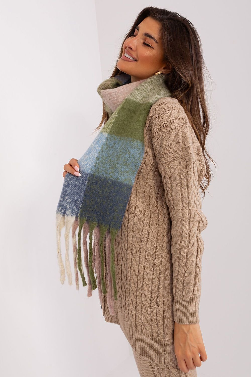 Shawl model 191733 AT