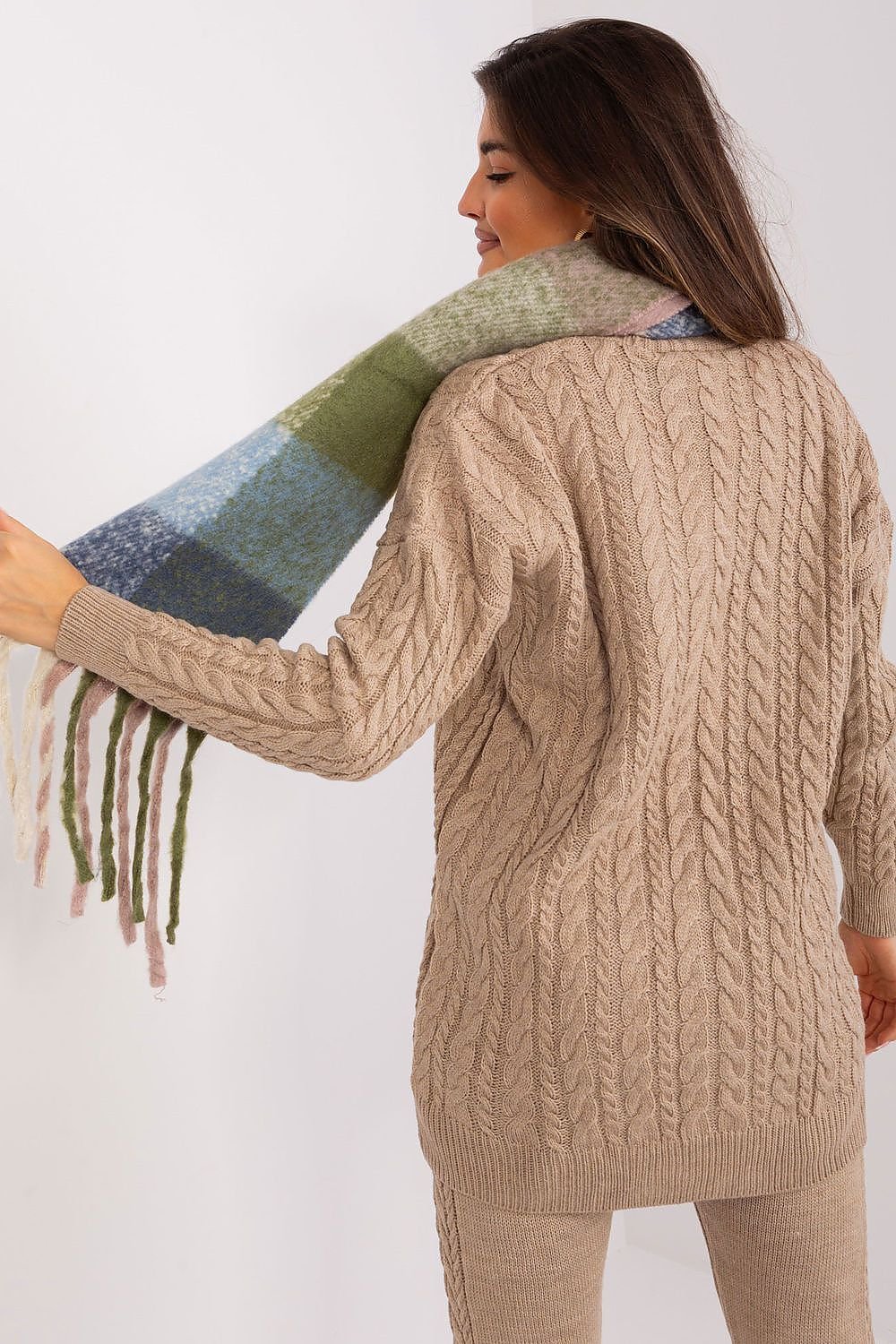 Shawl model 191733 AT