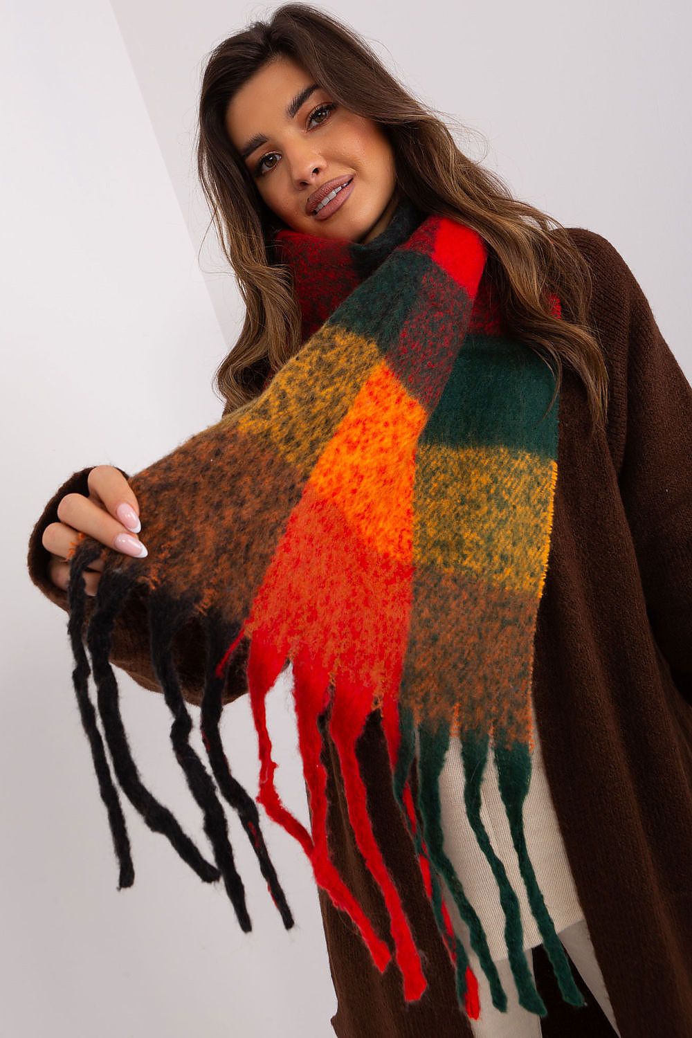 Shawl model 191733 AT