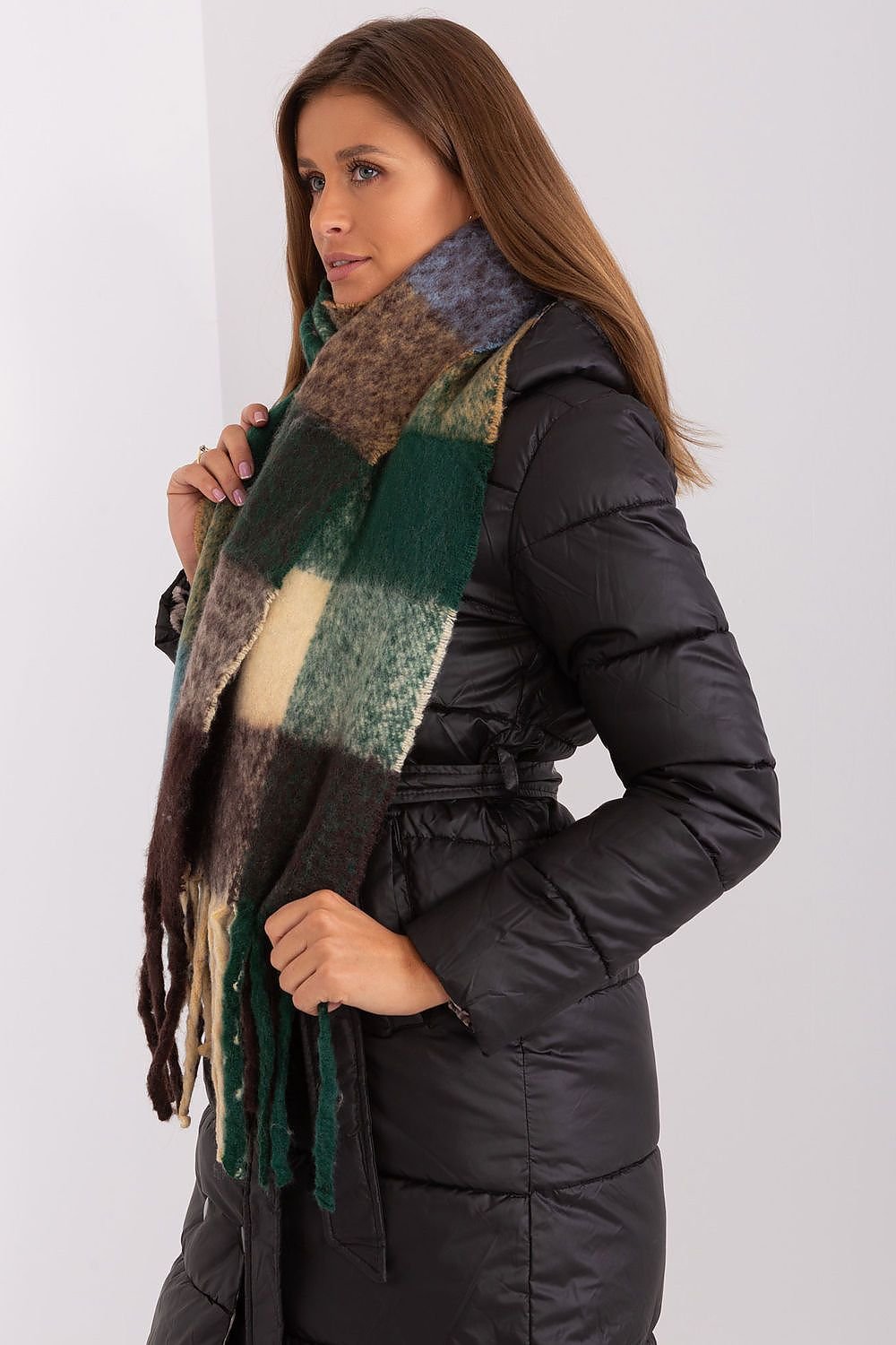 Shawl model 191733 AT