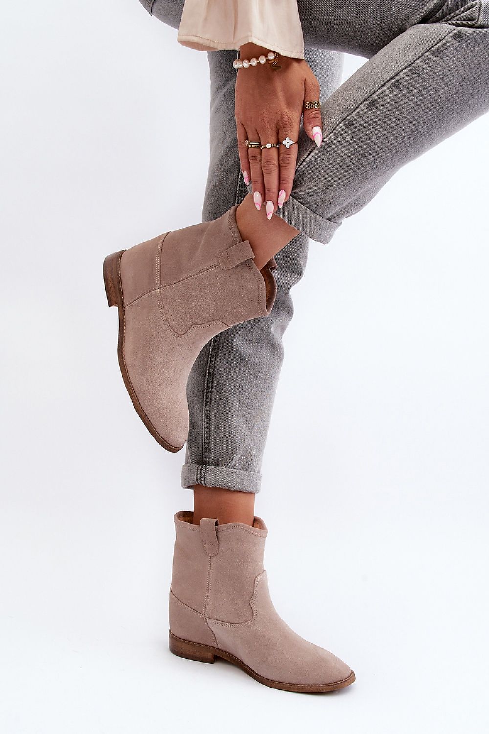  Boots model 191853 Step in style 