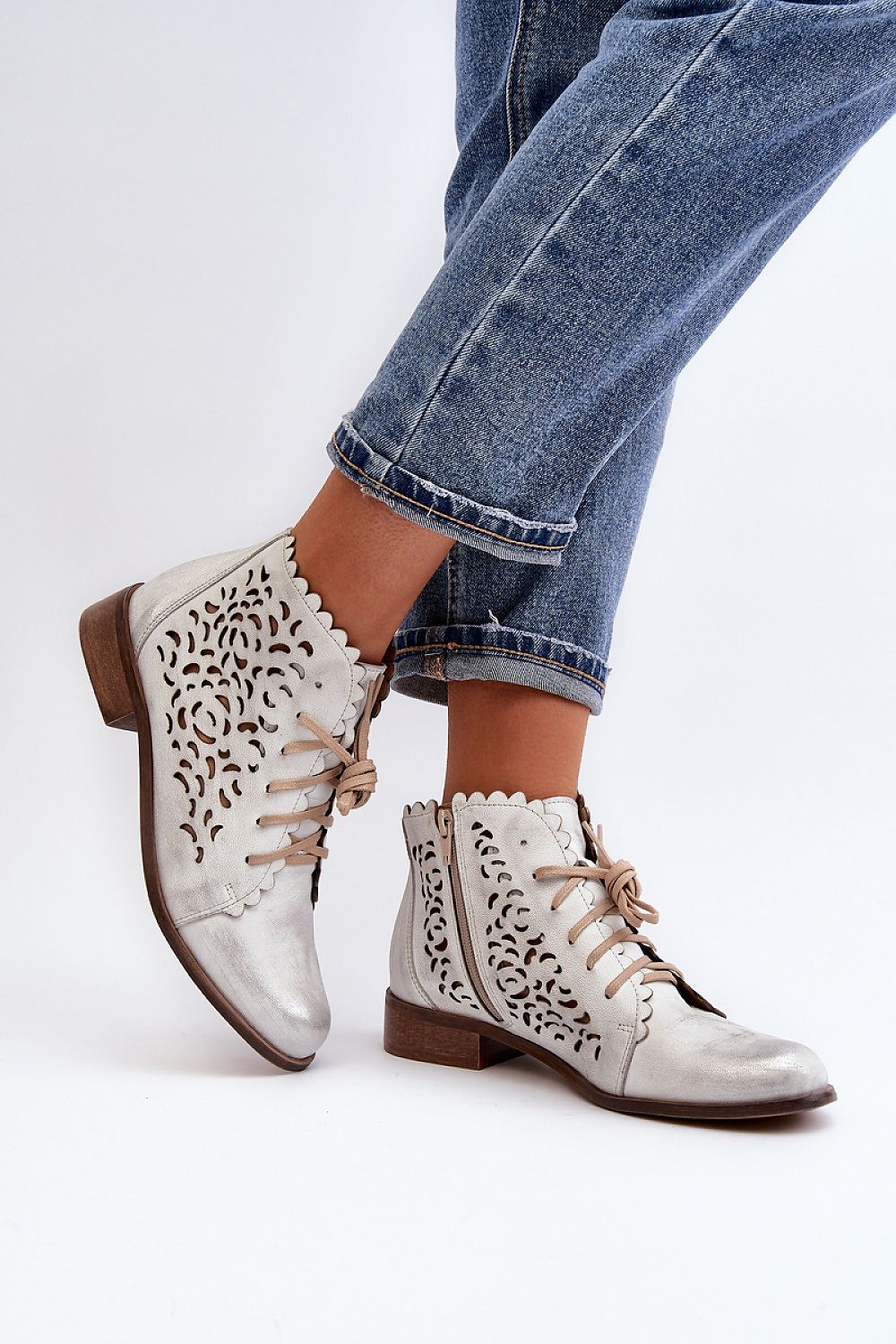  Boots model 191868 Step in style 