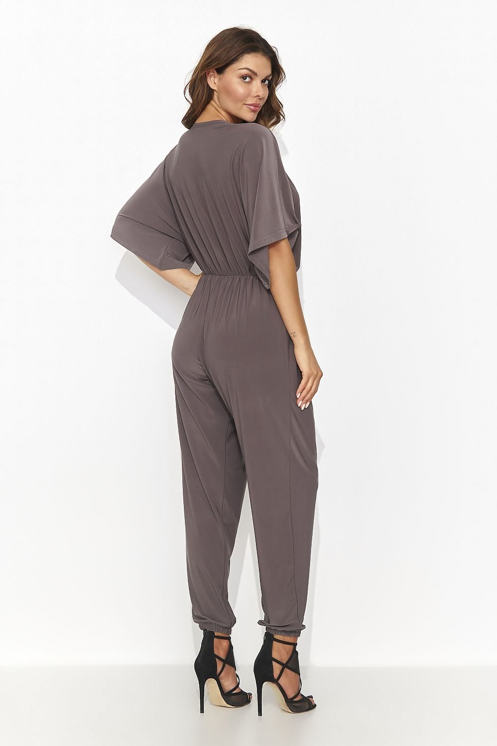 Suit model 192059 Numinou
