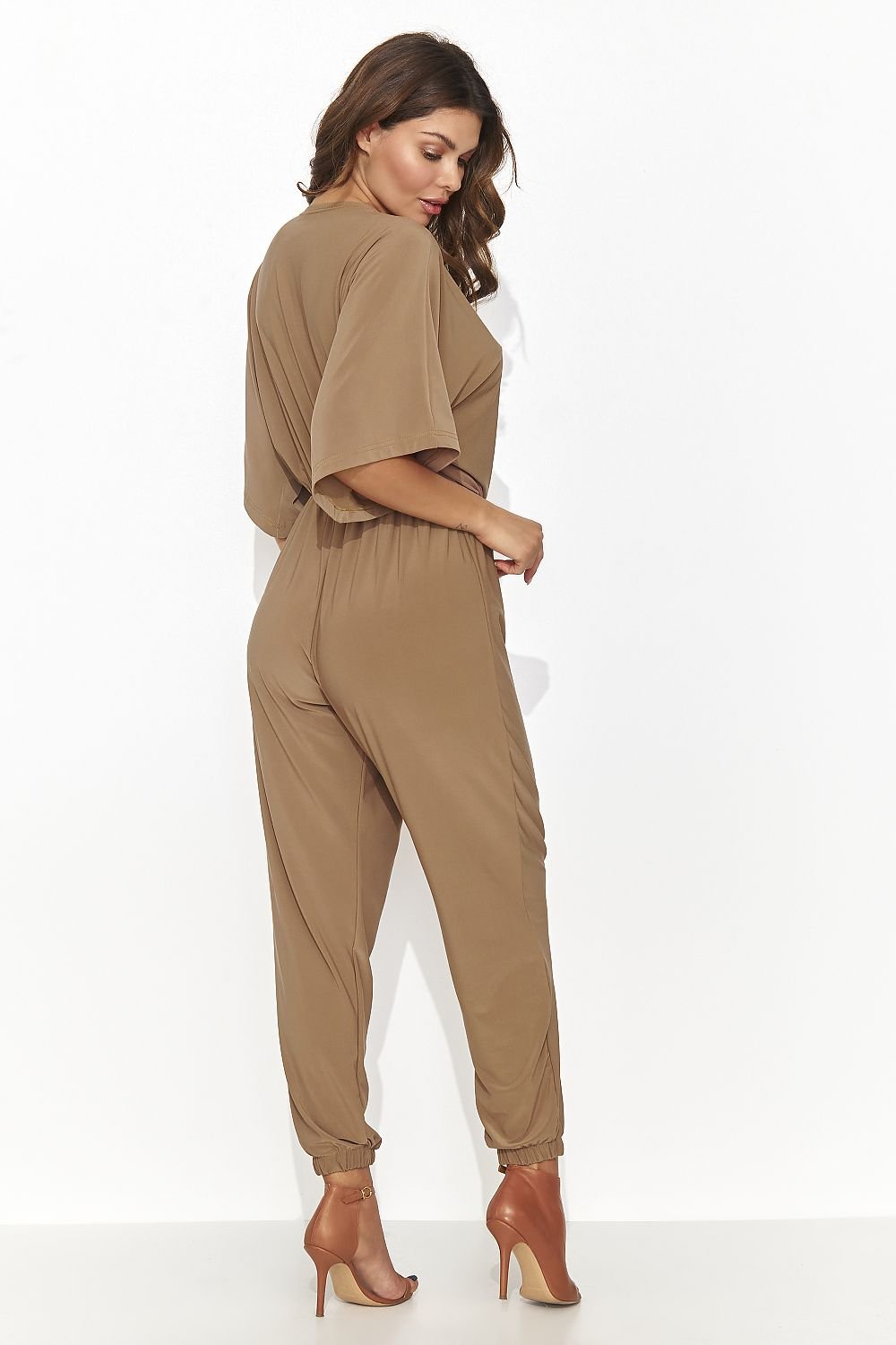 Suit model 192059 Numinou