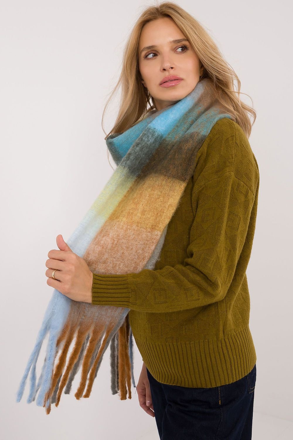 Shawl model 200280 AT