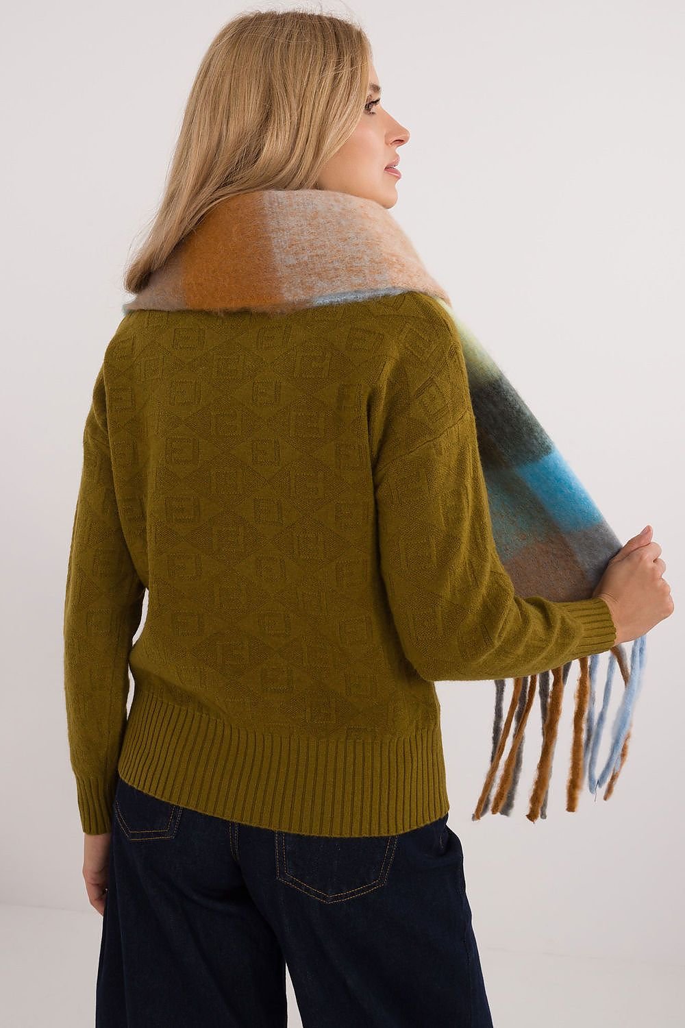 Shawl model 200280 AT