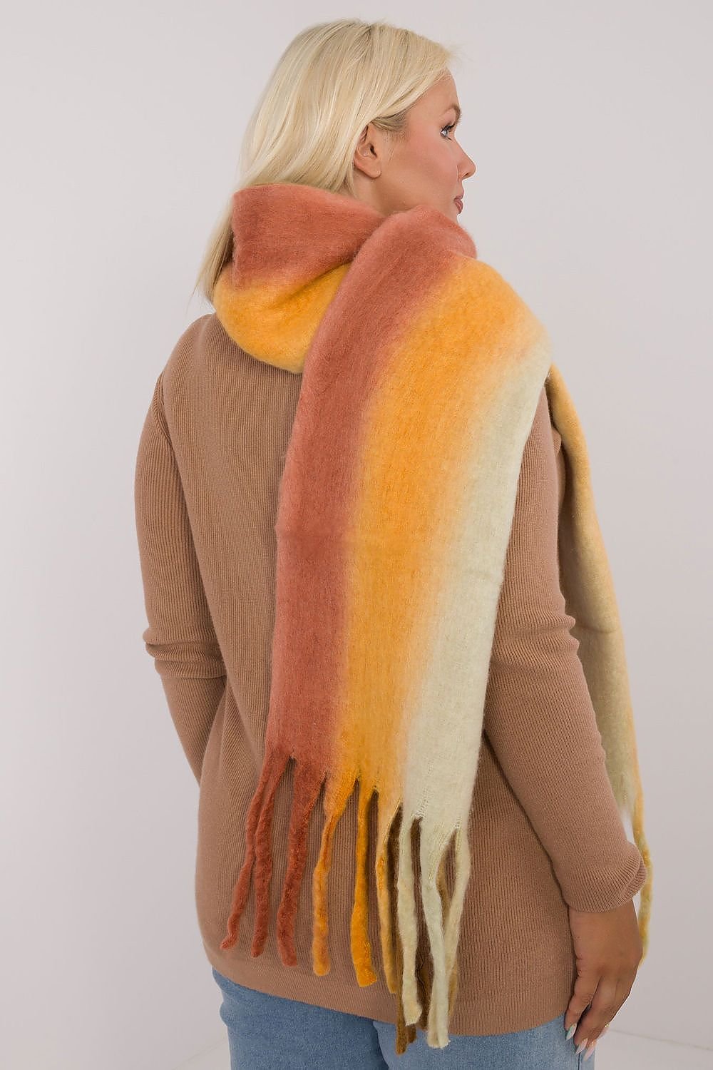 Shawl model 200285 AT