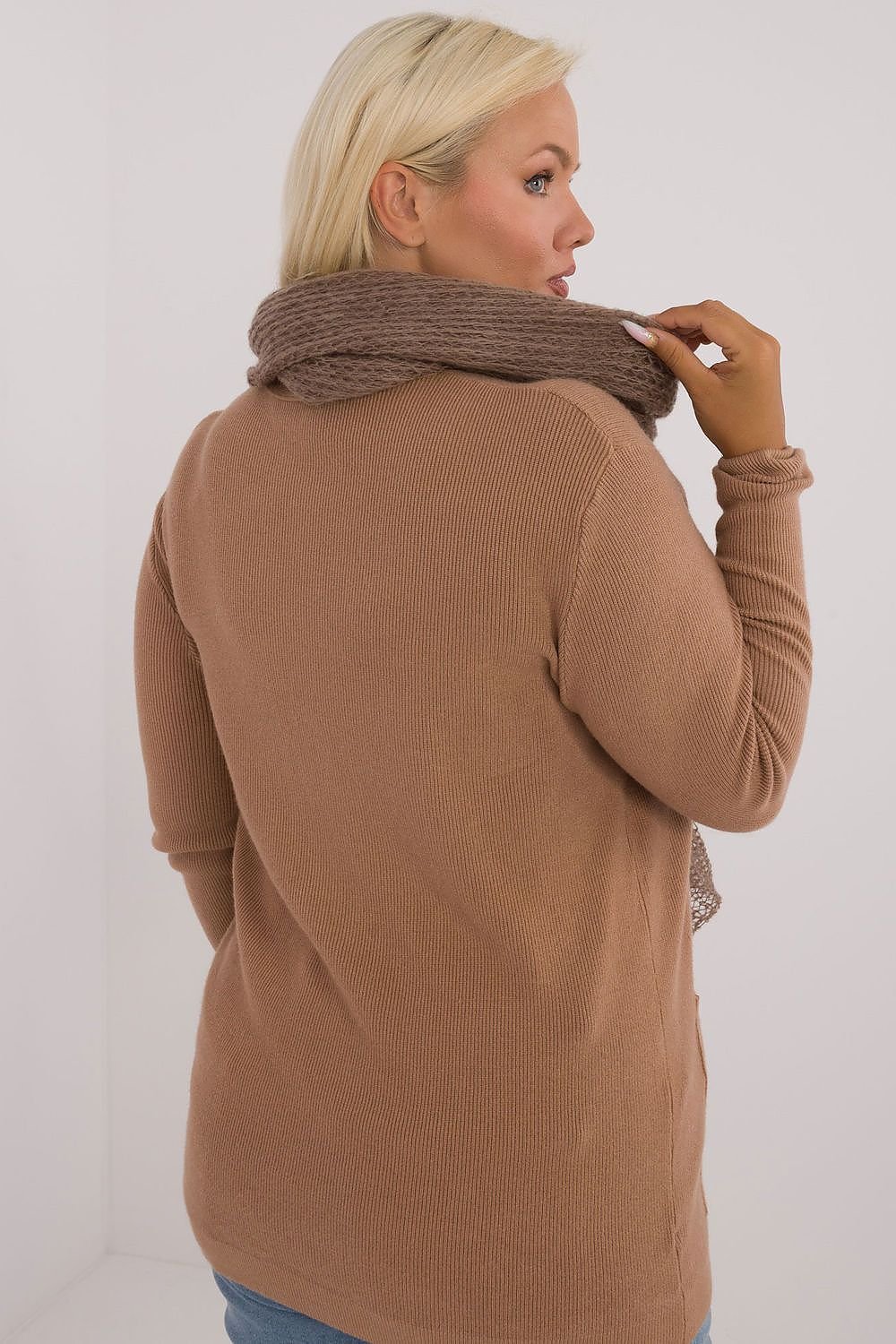 Shawl model 200976 AT
