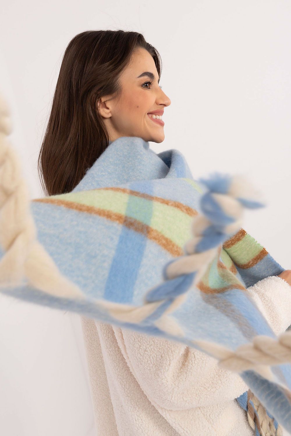 Shawl model 200289 AT
