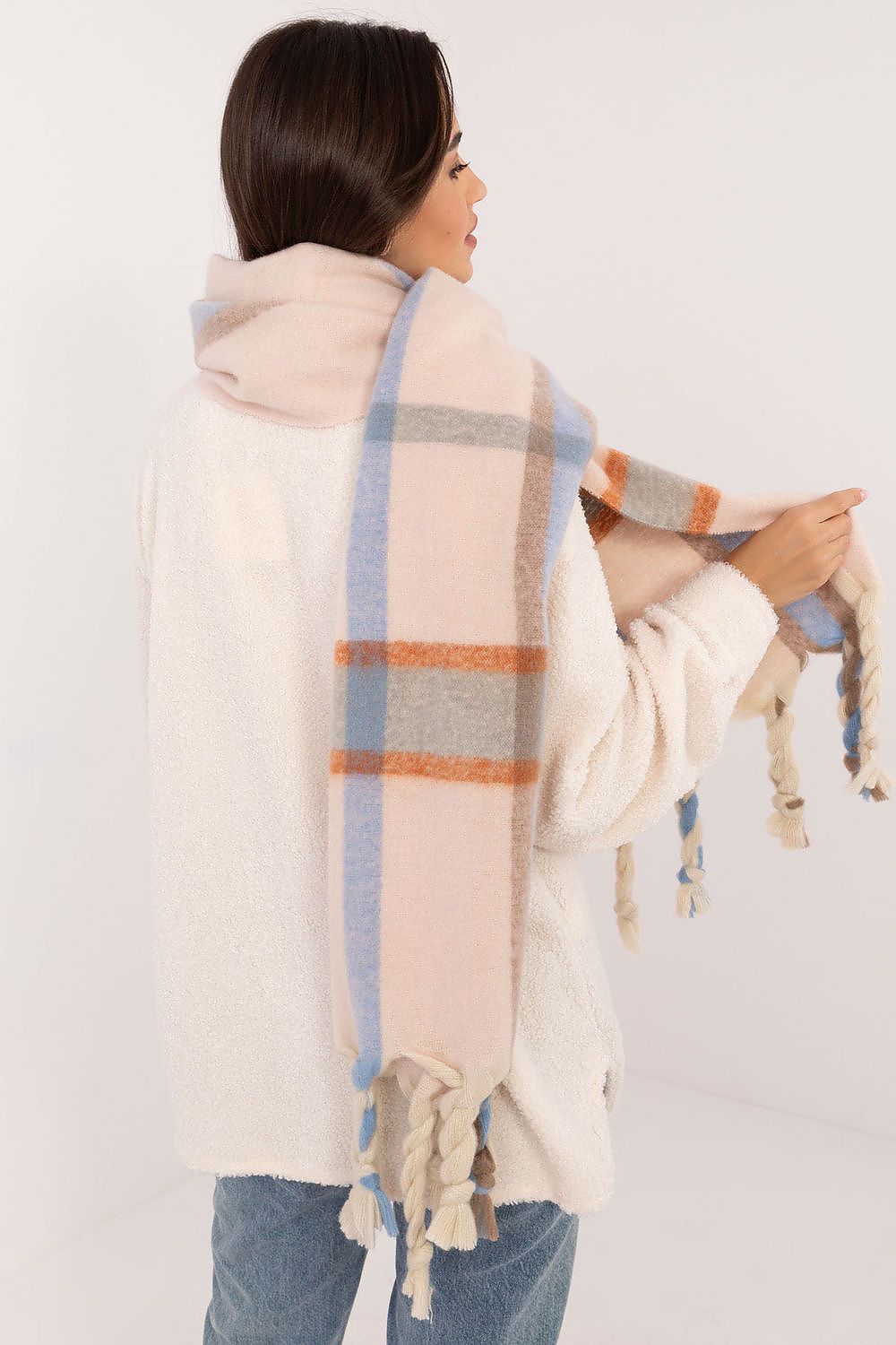 Shawl model 200289 AT