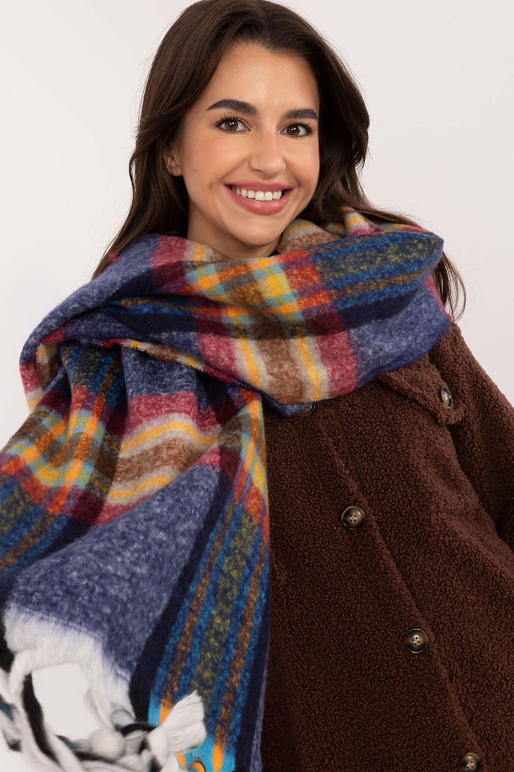 Shawl model 202584 AT
