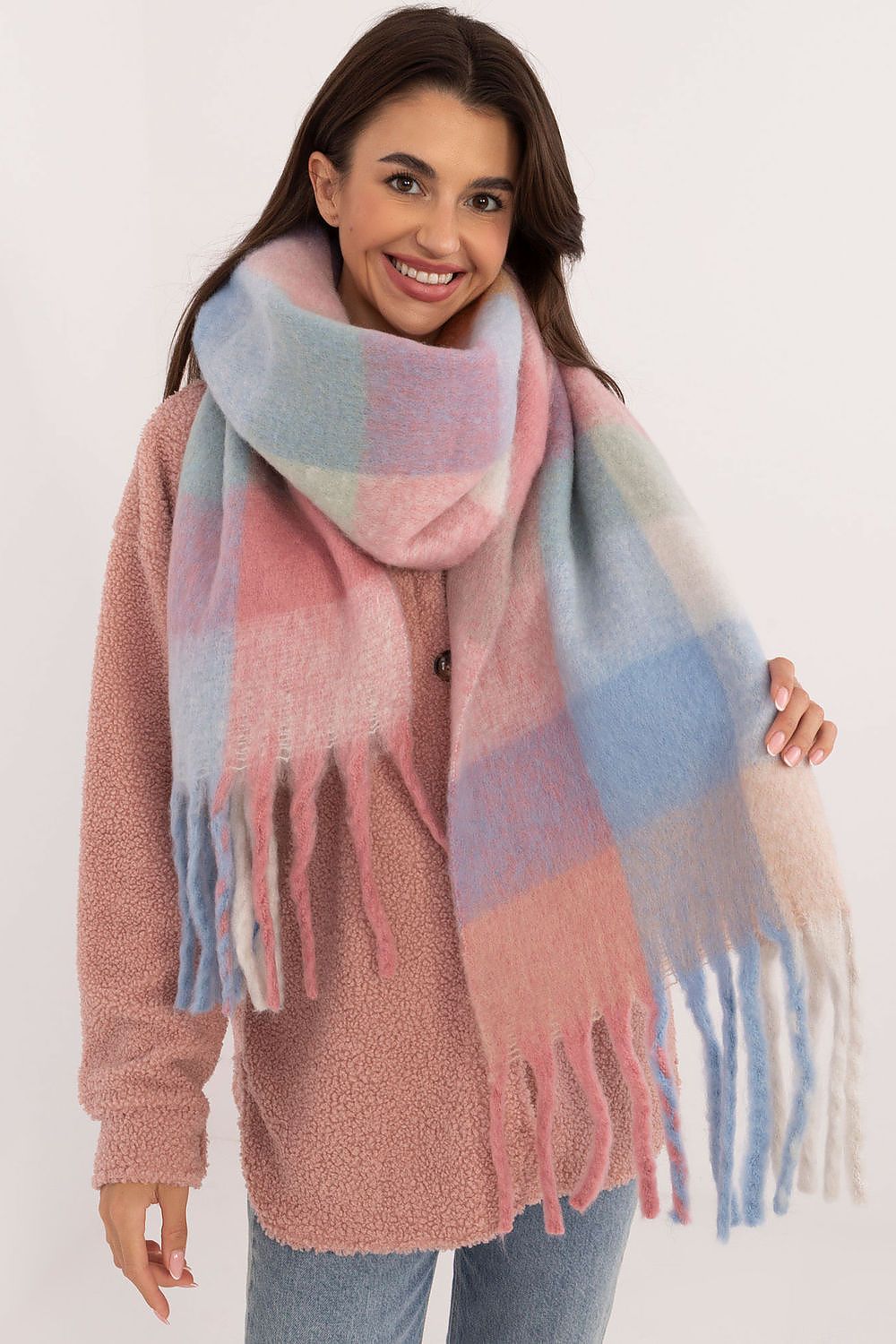 Shawl model 203186 AT