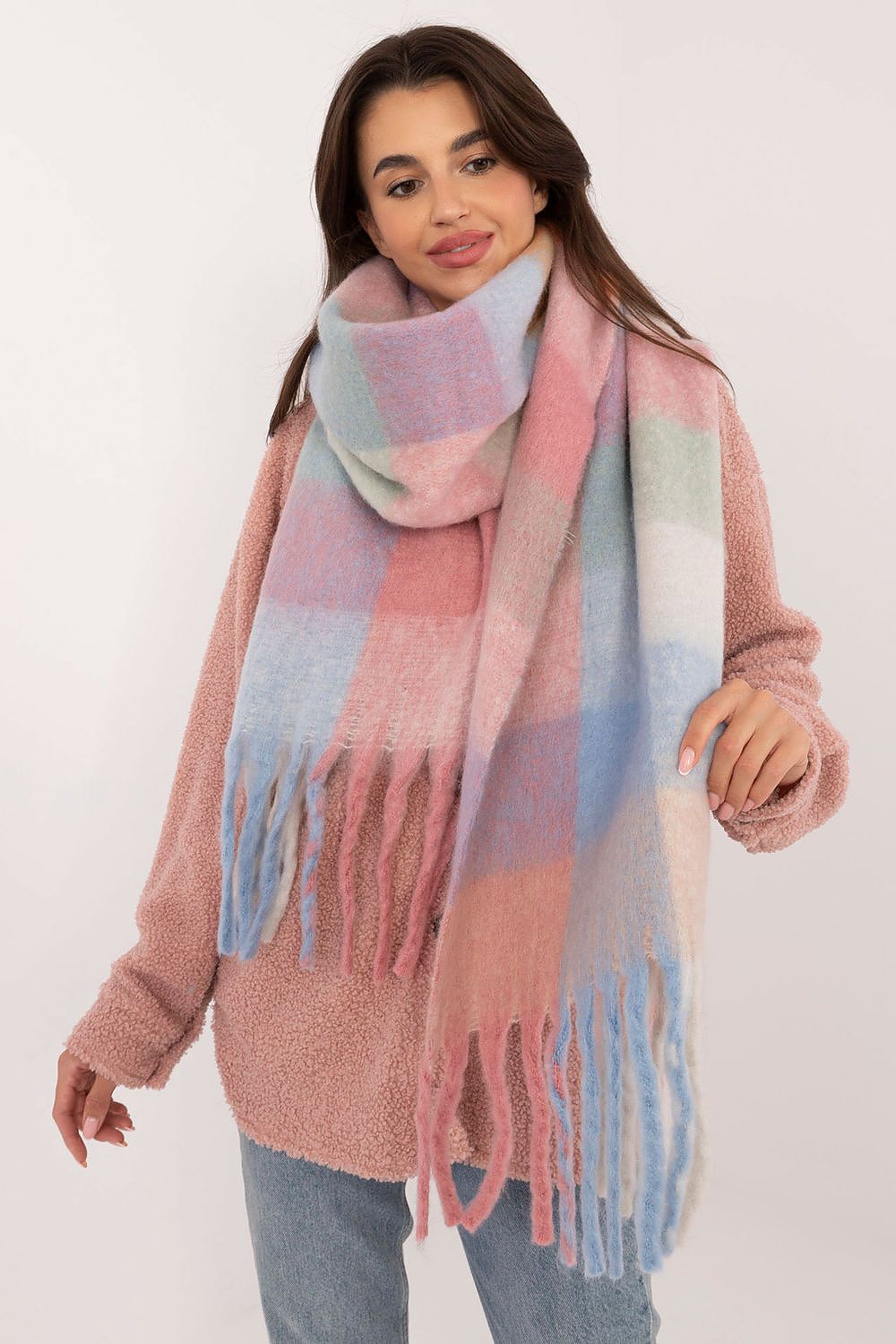 Shawl model 203186 AT