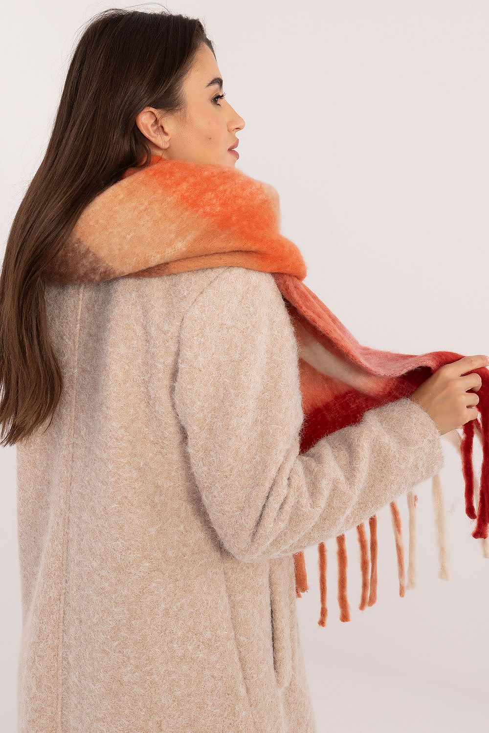 Shawl model 203186 AT