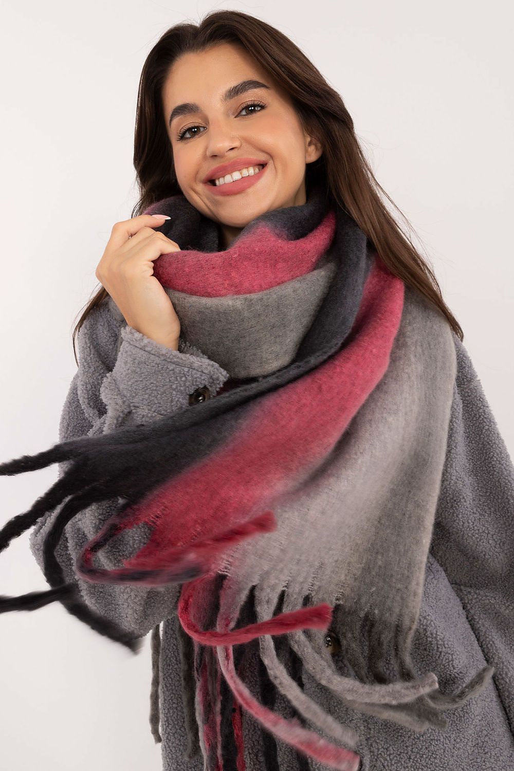 Shawl model 200285 AT
