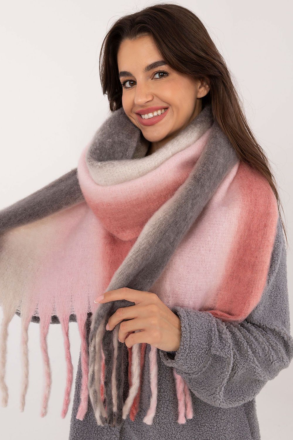 Shawl model 200285 AT