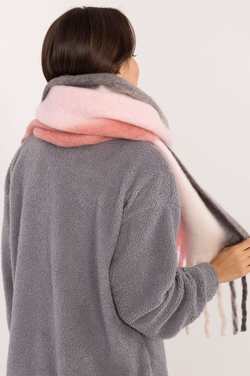 Shawl model 200285 AT