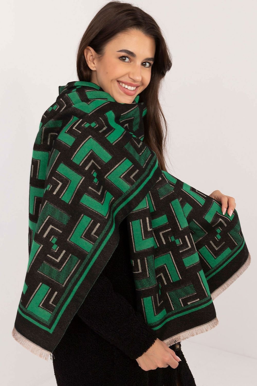 Shawl model 200540 AT