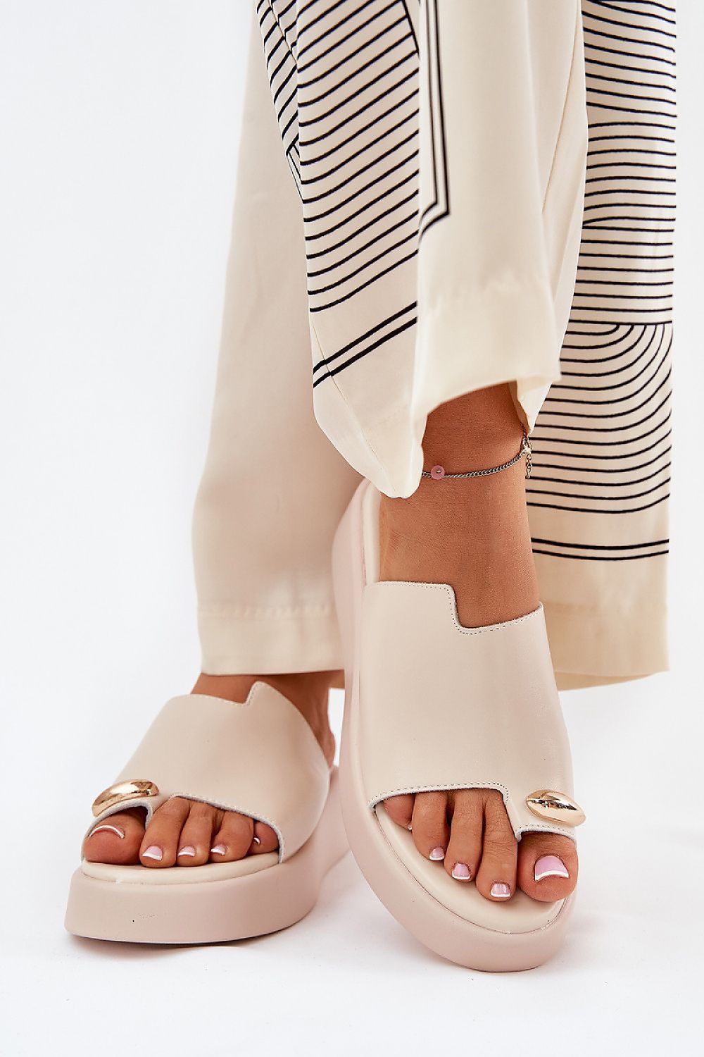  Buskin model 209952 Step in style 