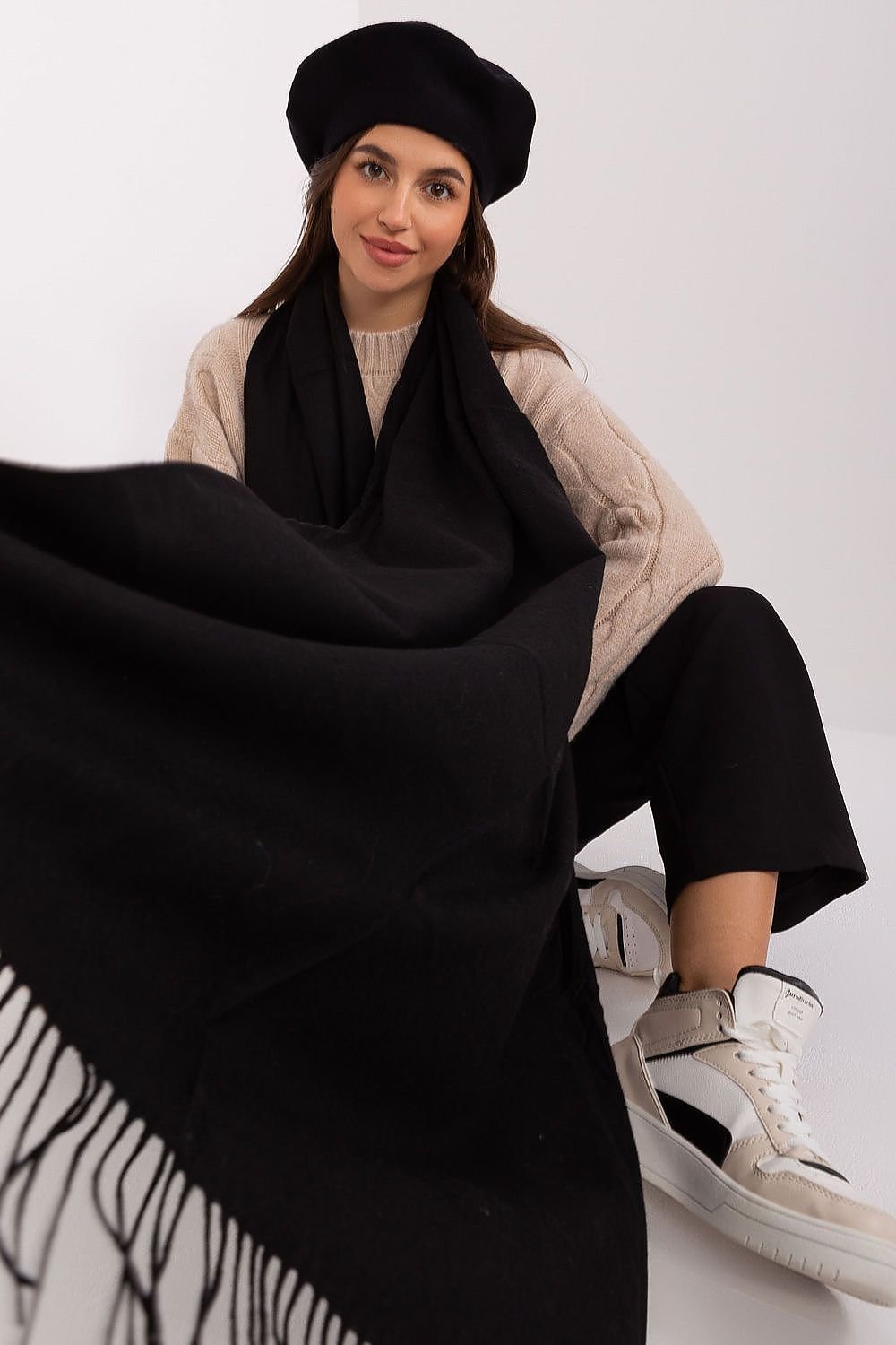 Shawl model 187617 AT