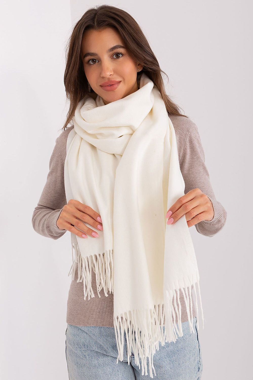 Shawl model 187617 AT