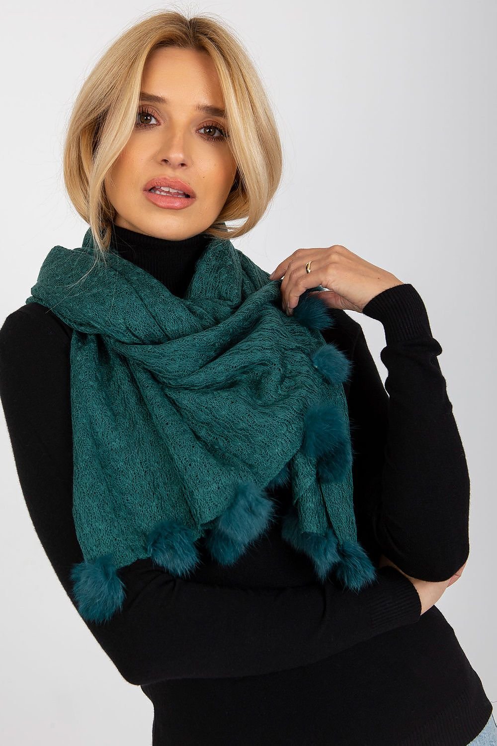 Shawl model 185910 AT