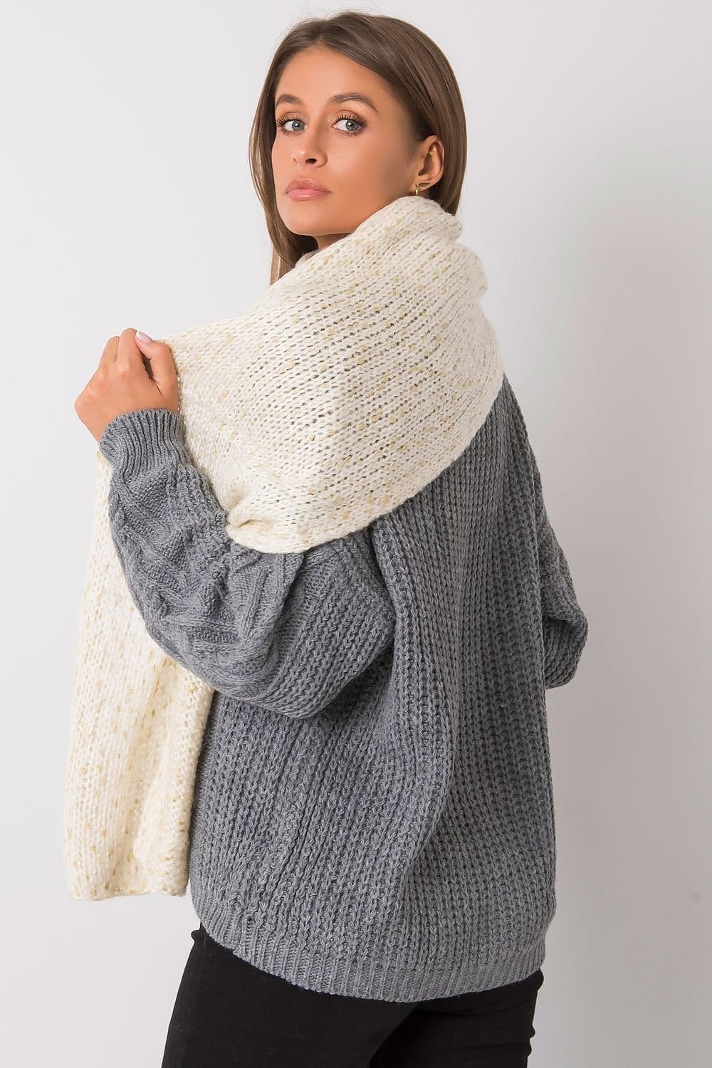 Shawl model 161166 AT